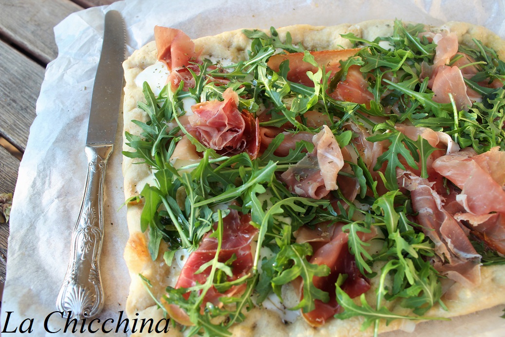 Focaccia con prosciutto crudo e rucola Cucina facile e veloce