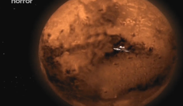 Spaceship in orbit - Escape from Mars movie image