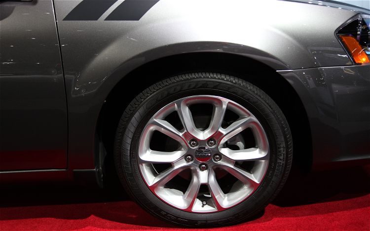 auto finder: 2012 Dodge Avenger R/T