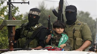 Palestinian%2BTerrorists%2Bwith%2BChild.jpg