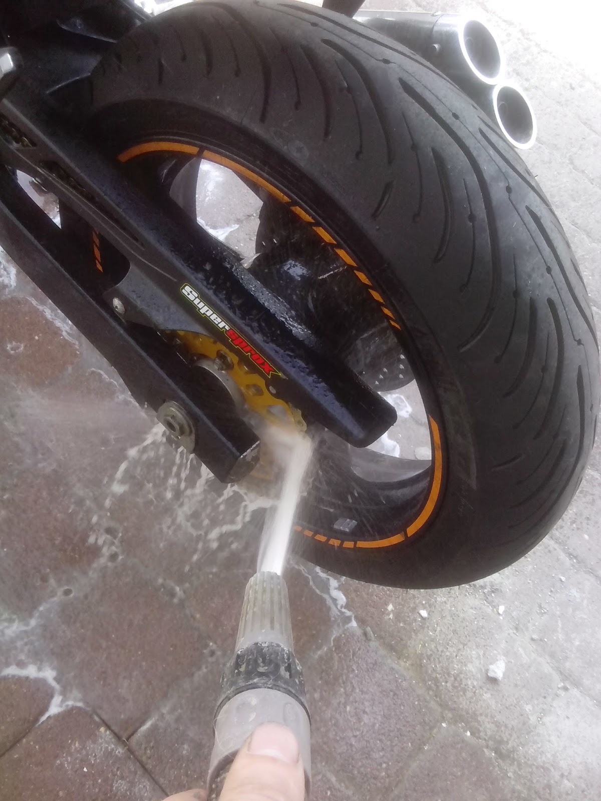 Motorrad Kettenreiniger Set - Kettenbürste Mit Öl-Auffangwanne