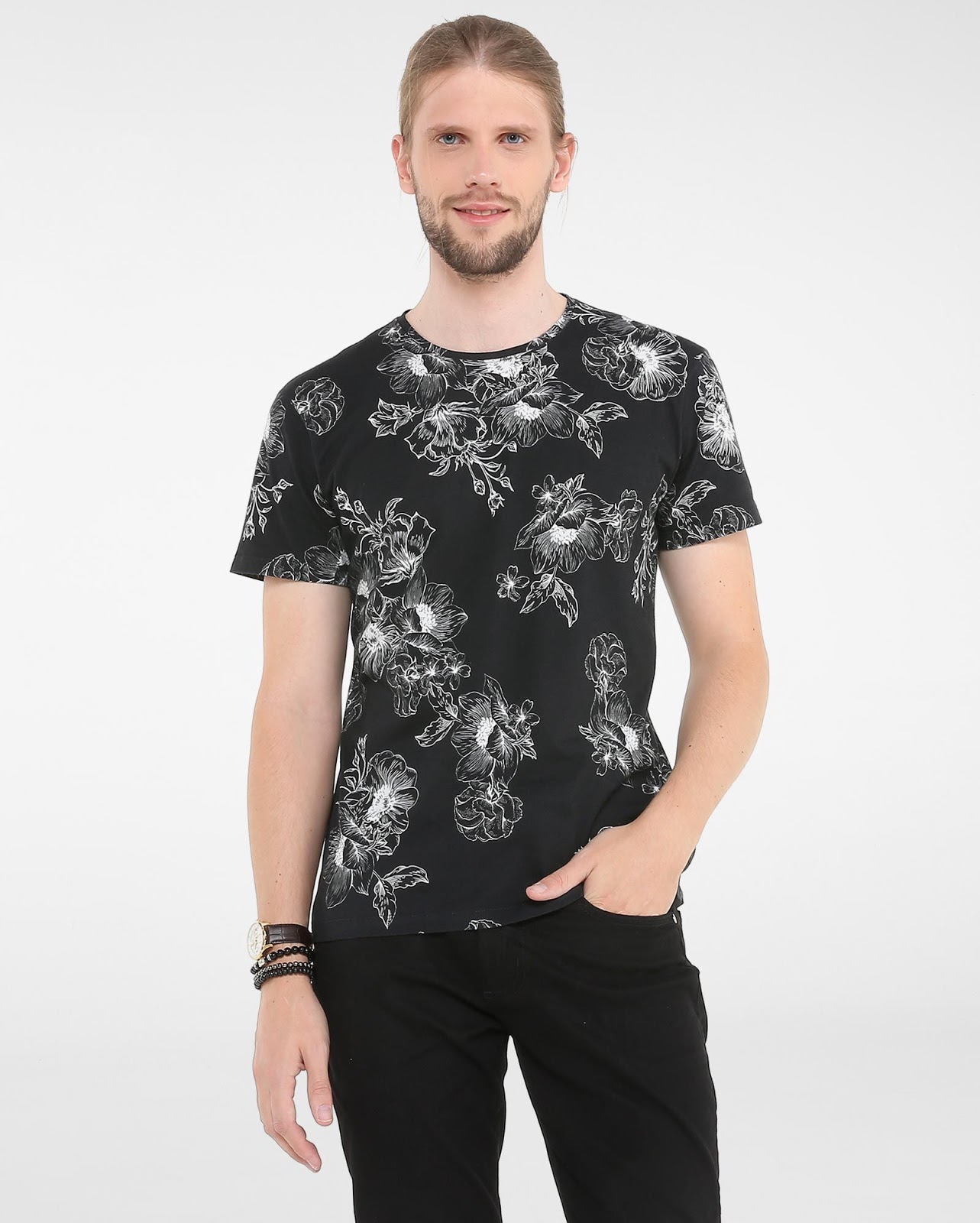 LEO KLEIN - KADU DANTAS PARA RIACHUELO - Camiseta Floral LEO KLEIN - KADU DANTAS PARA RIACHUELO - Camiseta Floral