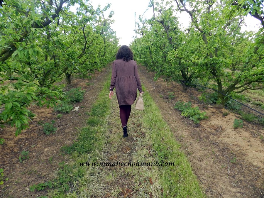 DIY-vestido-camisero-con-patrón-de-camisa-lunares