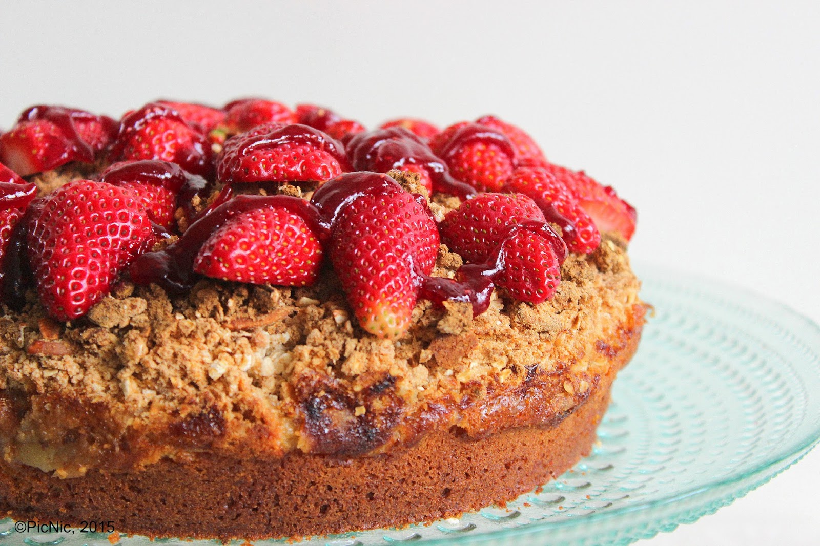 Strawberry Crumble Cake: A Culinary Delight with a Sweet and Savory Twist