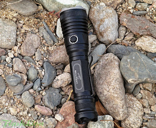 http://flashlionreviews.blogspot.com/2013/08/skilhunt-s2-defier-1x18650950lm-review.html