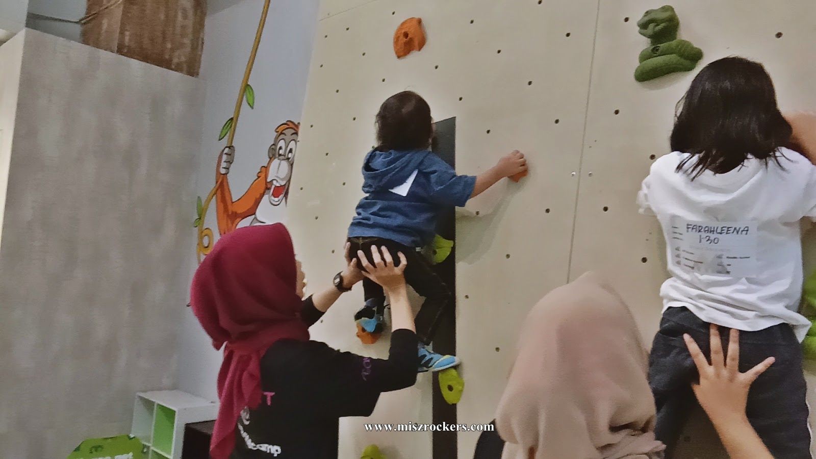 BEST INDOOR WALL CLIMBING DI ROCKY BASE CAMP AEON SHAH ALAM Ceritera