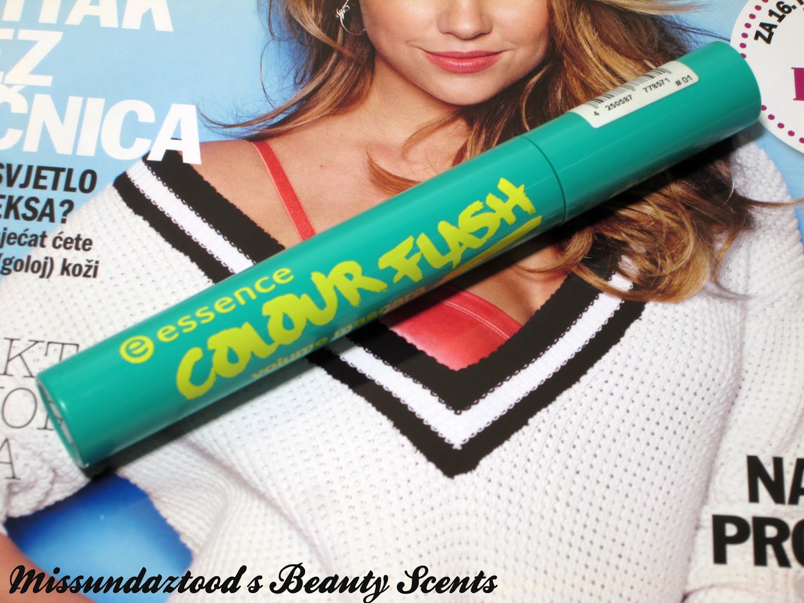 essence colour flash mascara