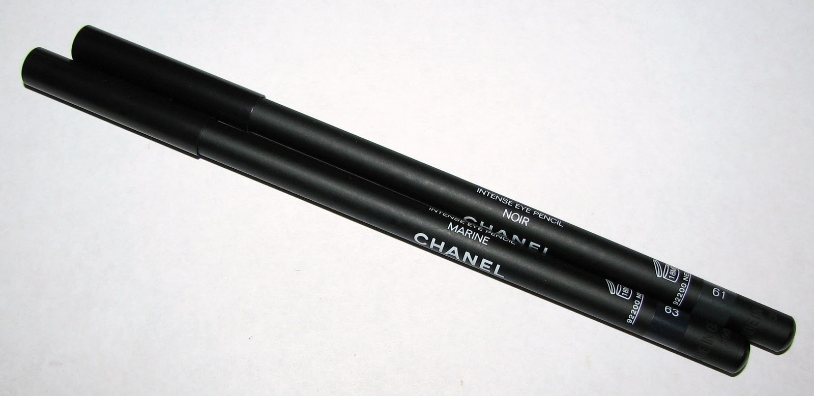 Chanel NOIR and MARINE Le Crayon Kohl Intense Eye Pencil Swatches