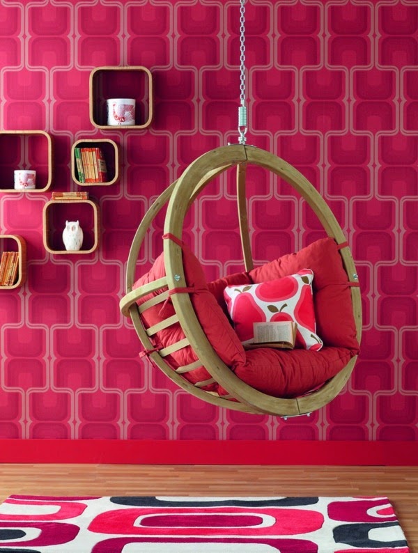 Red wallpaper for Royal rooms in your home