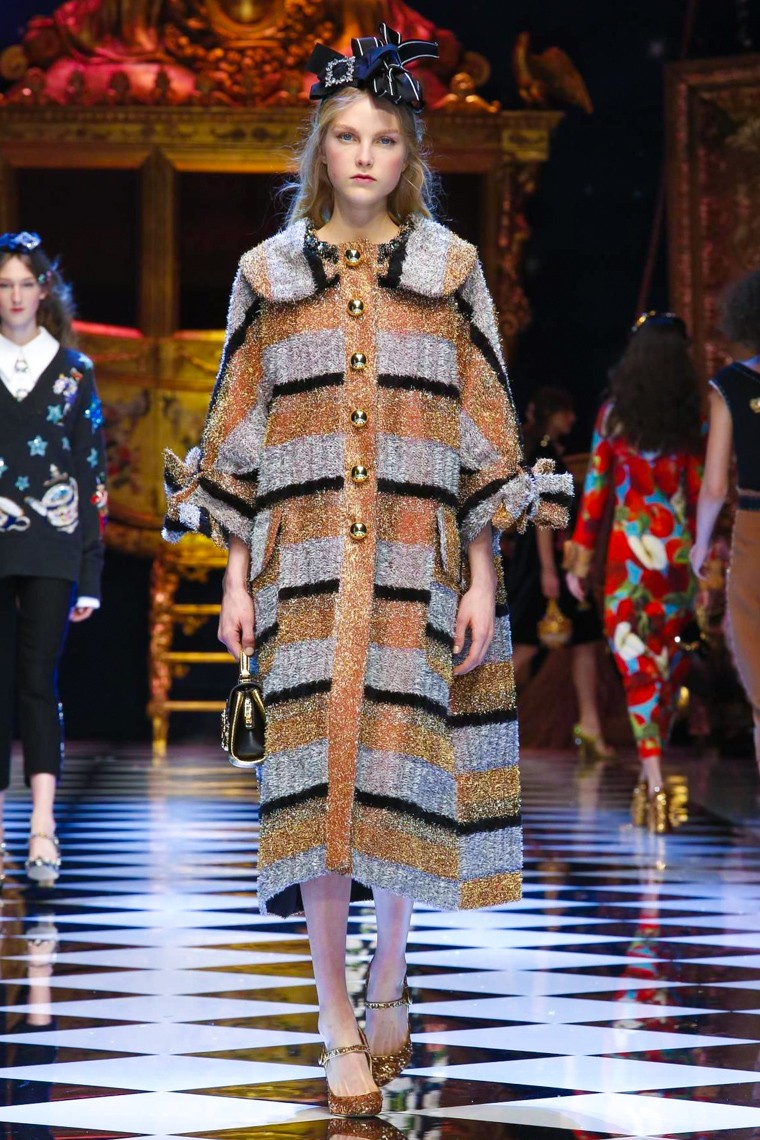 Dolce & Gabbana Fall/Winter 2016 RTW MFW dolce-gabbana-fall-winter-2016-2017-collection-milan-fashion-week, dolce-gabbana-fall-winter-2016-2017, dolce-gabbana-fall-winter-2016, dolce-gabbana-fall-winter-2017, dolce-gabbana-fall-2016, dolce-gabbana-fall-2017, du-dessin-aux-podiums, dudessinauxpodiums