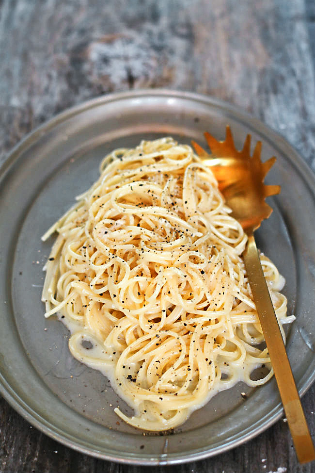 Die beliebtesten Rezepte im Februar. Alles, was ihr ganz einfach kochen könnt mit vielen Fotos und step-by-step-Anleitungen. #rezepte #saisonal #kochen #foodblog #risotto #pasta #vegetarisch #ottolenghi #donangieny #lasagne #skrei #kabeljau #fischrezepte