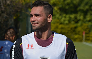 Gilberto chegou sexta e já está disponível para o clássico (Imagem: Érico Leonan / sãopaulofc.net)