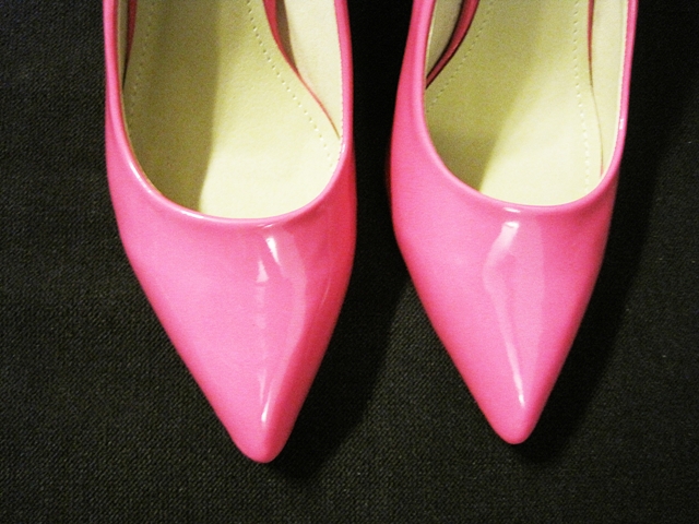http://www.fashion71.net/korean-style-pointed-toe-kitten-heels-elegant-shoe-p92379.html