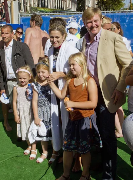 Princess Maxima, Prince Willem-Alexander and their daughters Princess Amalia, Princess Alexia and Princess Ariane