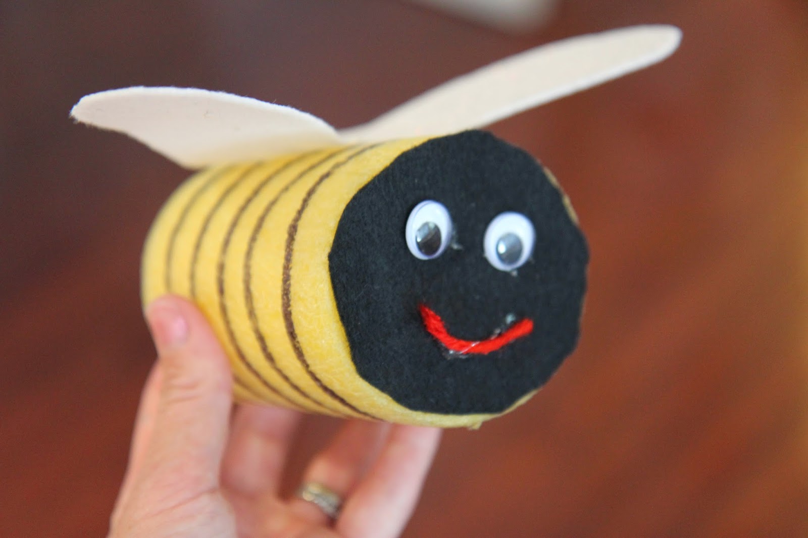 Toddler Approved!: Bumble Bee Craft for Kids