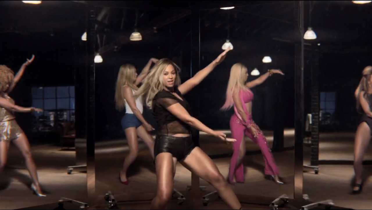 Песню бум бум бум танец. Бейонсе в рекламе пепси 2013. Beyoncé - grown woman. Бум бум взрослый танец. Балерина в клипе Бейонсе танцует.