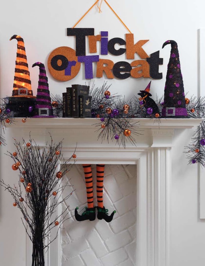 Cute Pinterest Halloween mantel decor