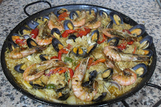 Arroz con mariscos y cangrejos de rio