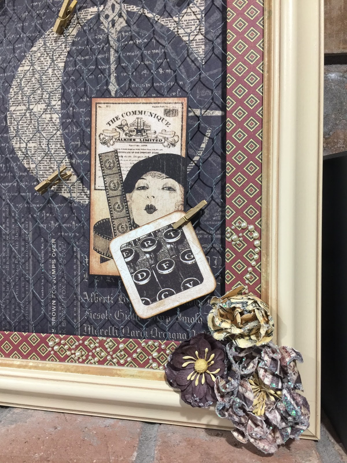 A Creative Operation: Chicken Wire Picture Display