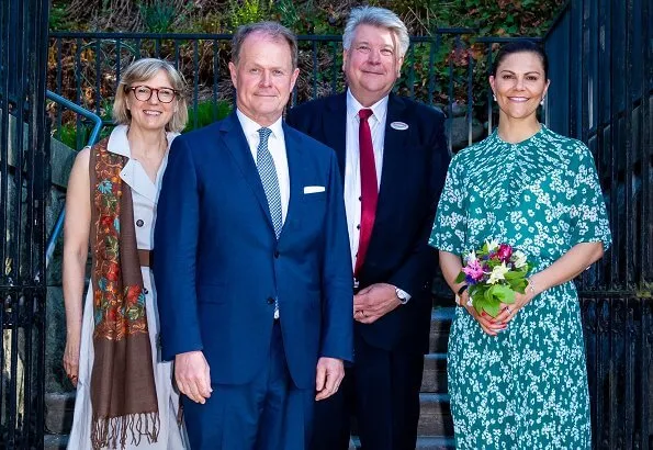 Crown Princess Victoria wore a floral print blouse and skirt by Samsøe & Samsøe. Samsøe joanna shirt and cathy skirt