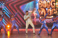 Varun Dhawan, Nargis, Ileana & Amitabh at Boogie Woogie's grand finale