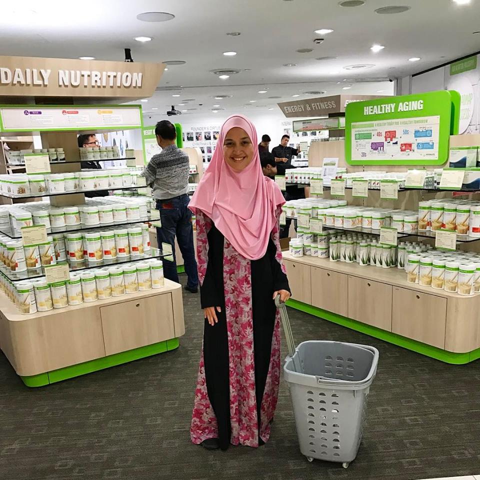 Herbalife Malaysia Independent Distributor (Coach) Amalina Peter