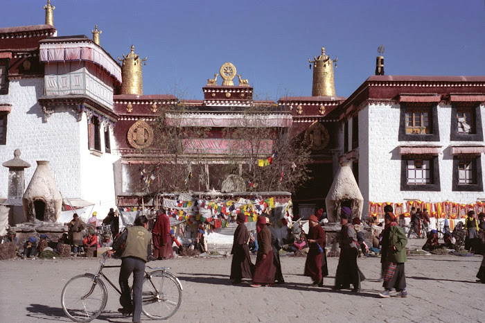 Tibet, Lhassa, Jokhang, © L. Gigout, 1990