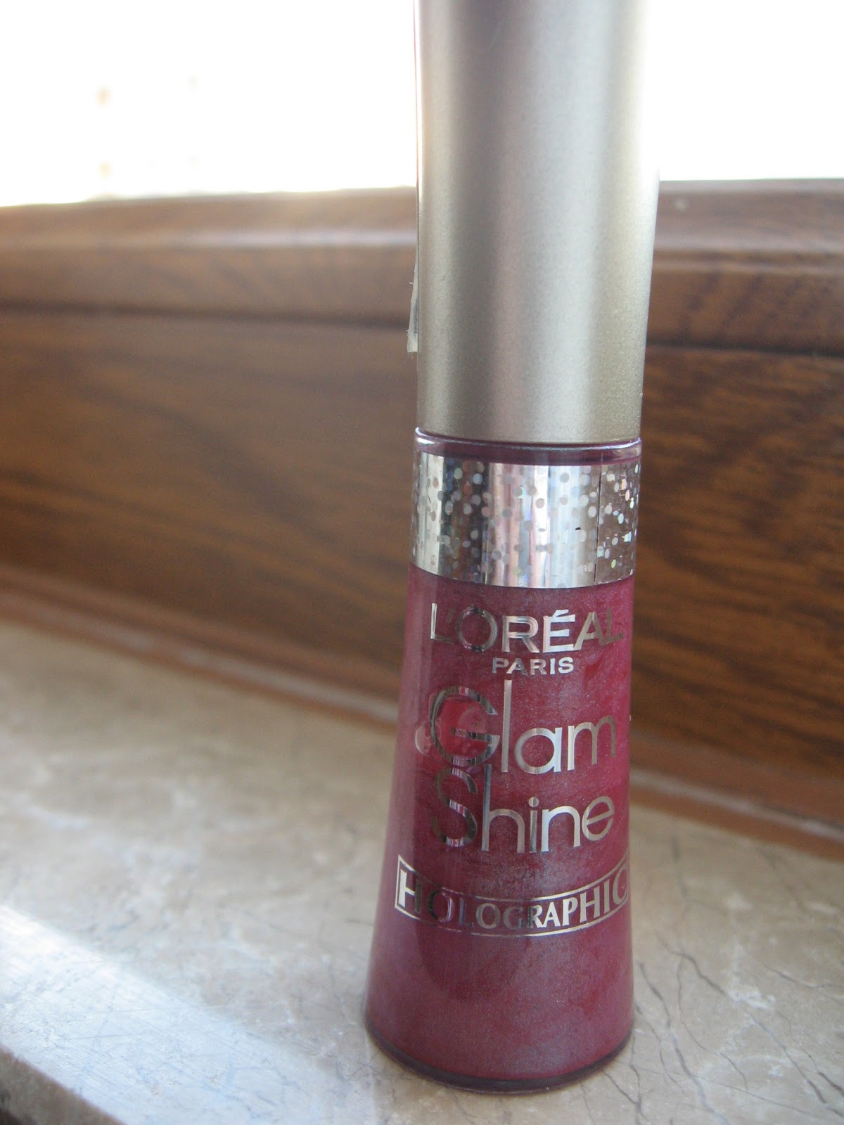 popcorn vs. bubblegum LOREAL GLAM SHINE ELECTRA HOLOGRAPHIC LIP GLOSS