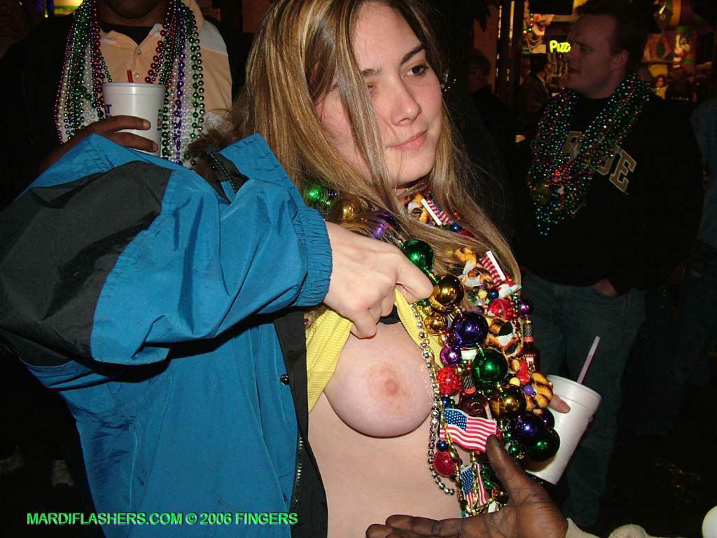Wimmens flashing at Mardi Gras.