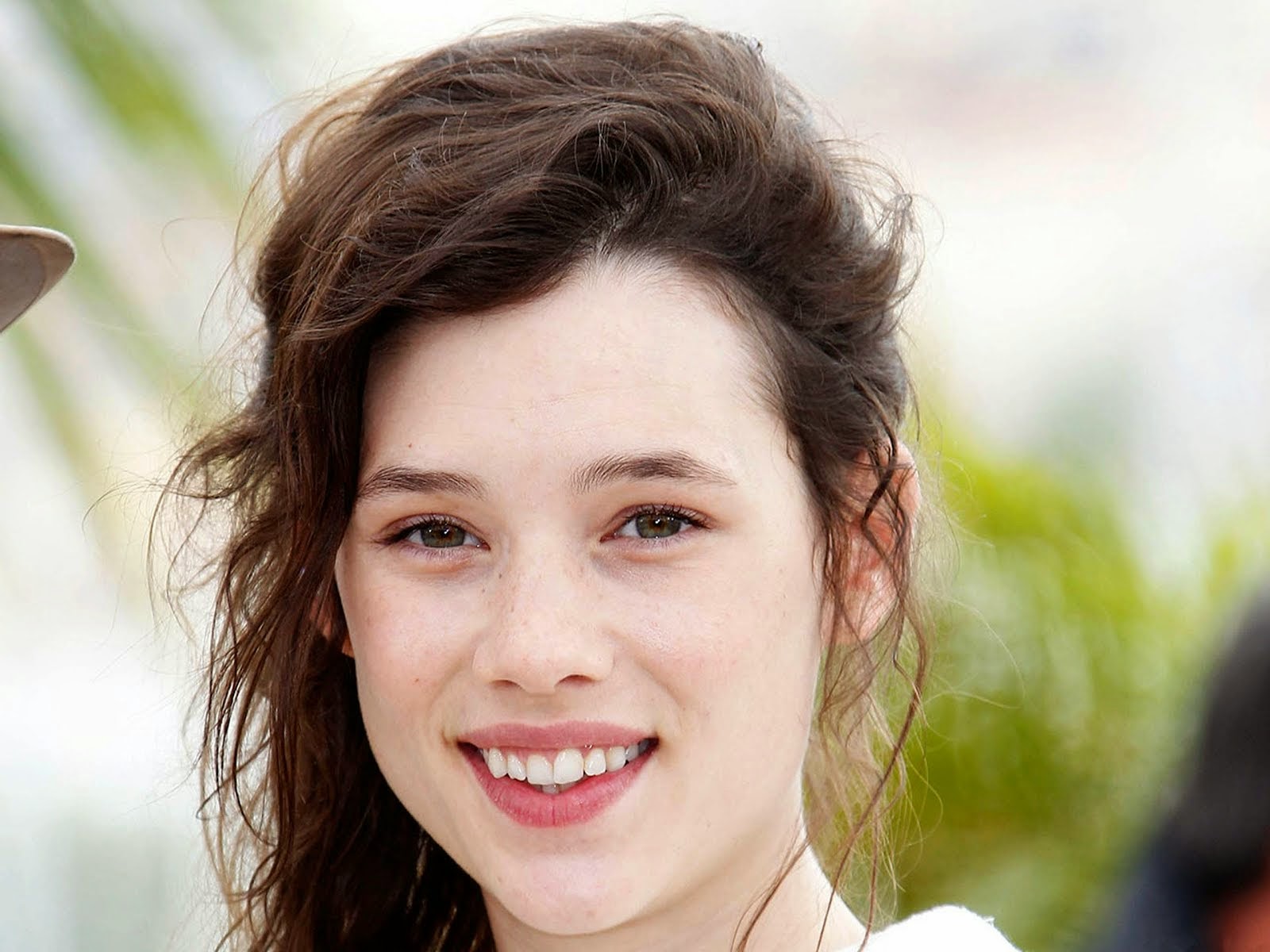 Astrid Berges Frisbey HD Wallpapers
