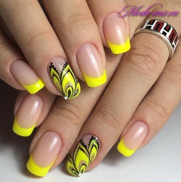 35 Bright and Beautiful Yellow Nail Designs – May the Ray