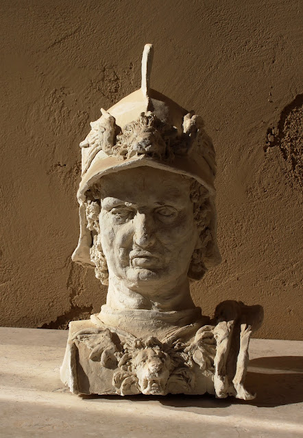Condottiere, Sarah Myers sculpture, condottiere, sarah, myers, art, arte, escultura, helmet, renaissance, warrior, leonardo, davinci, vinci, ceramic, stoneware, kunst, figurative, lion, burgonet, armour, portrait, imaginary, impressive, stare, contemporary, modern, ceramica, skulptur, scultura, man, retrato, drawing, old, master, face, head
