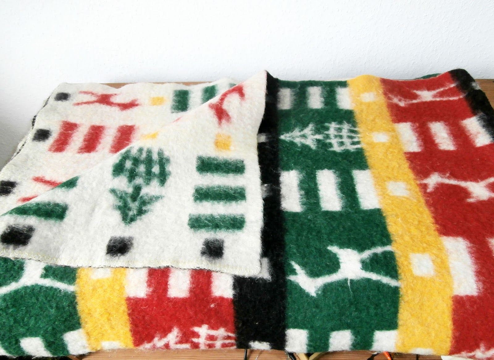 Vintage Retro Blankets Museum Blankets from the '50s, '60s and '70s