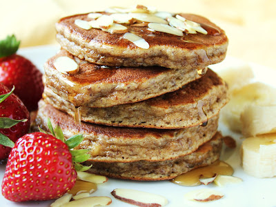 Paleo Banana Almond Pancakes