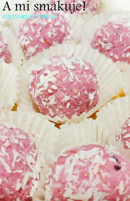 Różowe, wegańskie pralinki kokosowe - idealne na imprezę