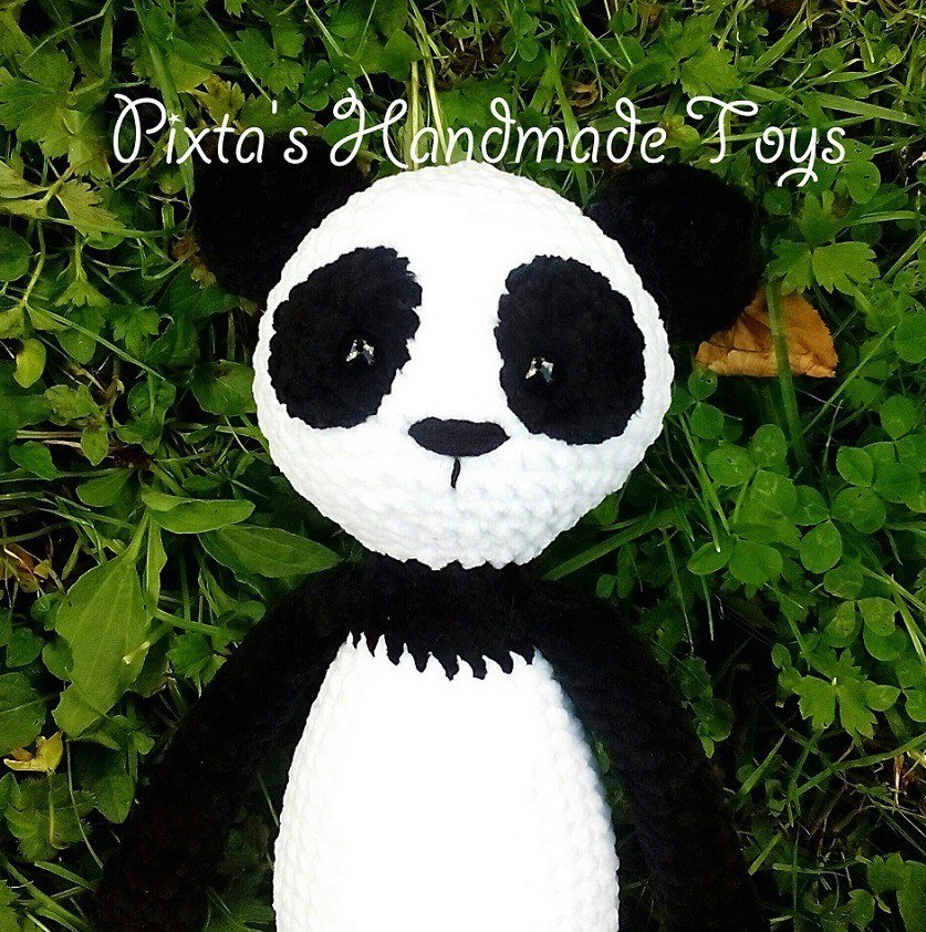 Crochet panda amigurumi
