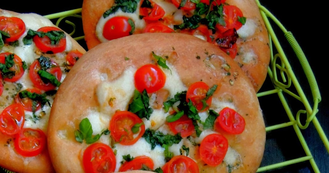 Priya&amp;#39;s Versatile Recipes: Focaccia Caprese