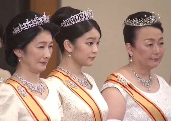  Empress Michiko, Crown Princess Masako, Princess Aiko, Princess Kiko and Princess Mako. Diamond tiara, diamond necklace