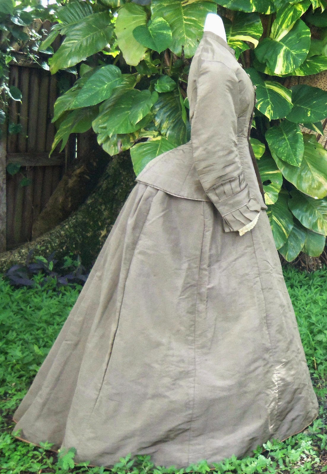 All The Pretty Dresses: Late 1860's Early Bustle Era Dress