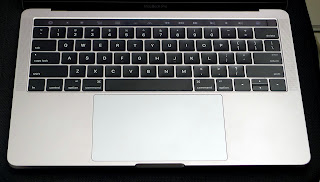 MacBook Pro Retina (13" i5, Touch Bar Late 2016) Di Malang