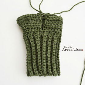 Celtic Weave Fingerless Gloves, Pattern by Over The Apple Tree