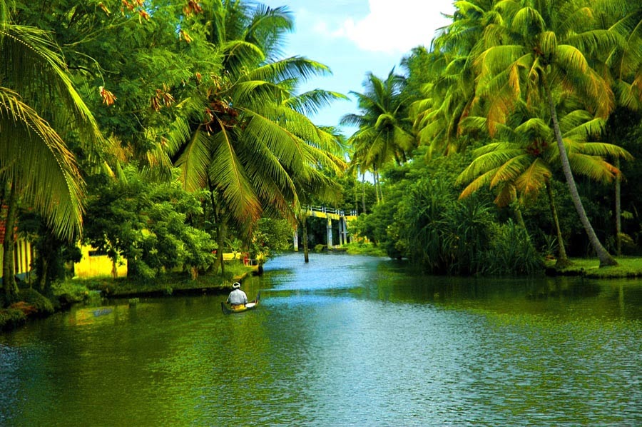 natural tourist places in kerala