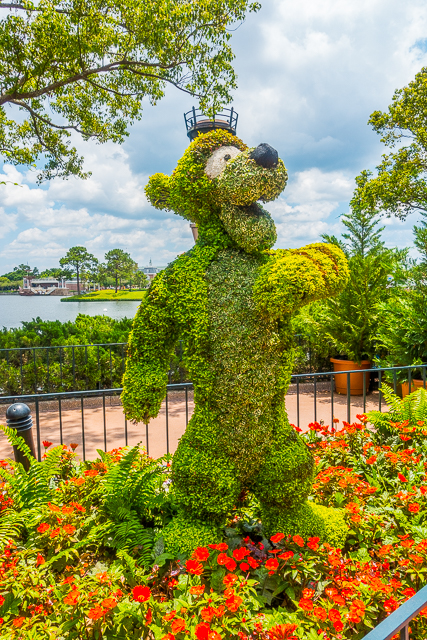 Epcot International Flower and Garden Festival 2017 - beautiful flowers and amazing food! You MUST make a trip to Walt Disney World to check out the festival! SO fun! Epcot International Flower and Garden Festival 2017 - beautiful flowers and amazing food! You MUST make a trip to Walt Disney World to check out the festival! SO fun!