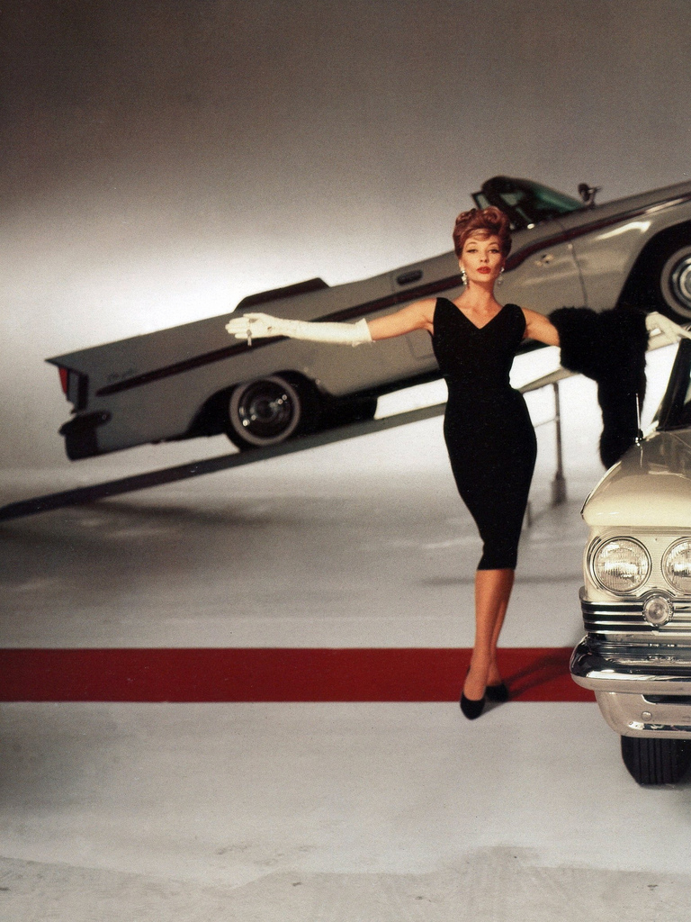 Beautiful Vintage Photos Of Models And Classic Cars From The 1950s