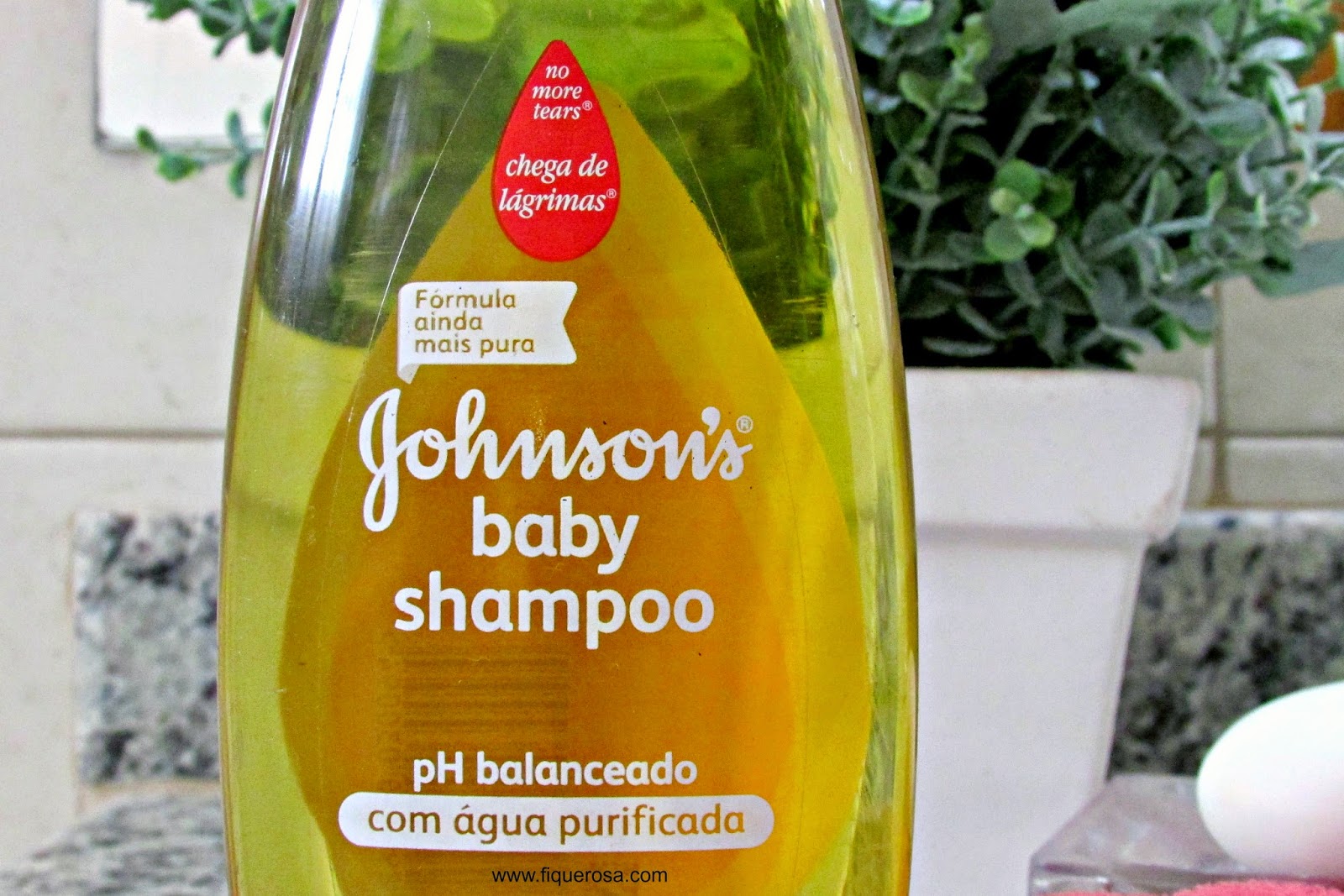 Shampoo Johnson's Baby para remover maquiagem. Pode ou não pode