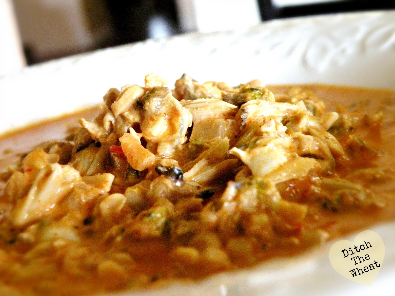 Baby Clams in a Spicy Coconut Sauce Ditch the Wheat