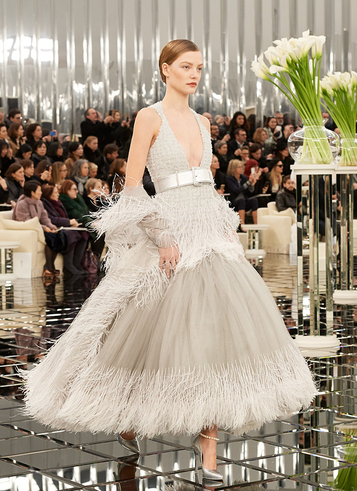 DESIGN and ART MAGAZINE: Chanel Haute Couture Hits New Heights in