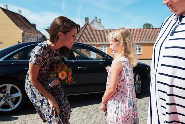 Princess Marie attended the Epilepsy Association conference at Hotel HC Andersen. Princess Marie wore Warehouse Floral Pleated Bodice Dress.