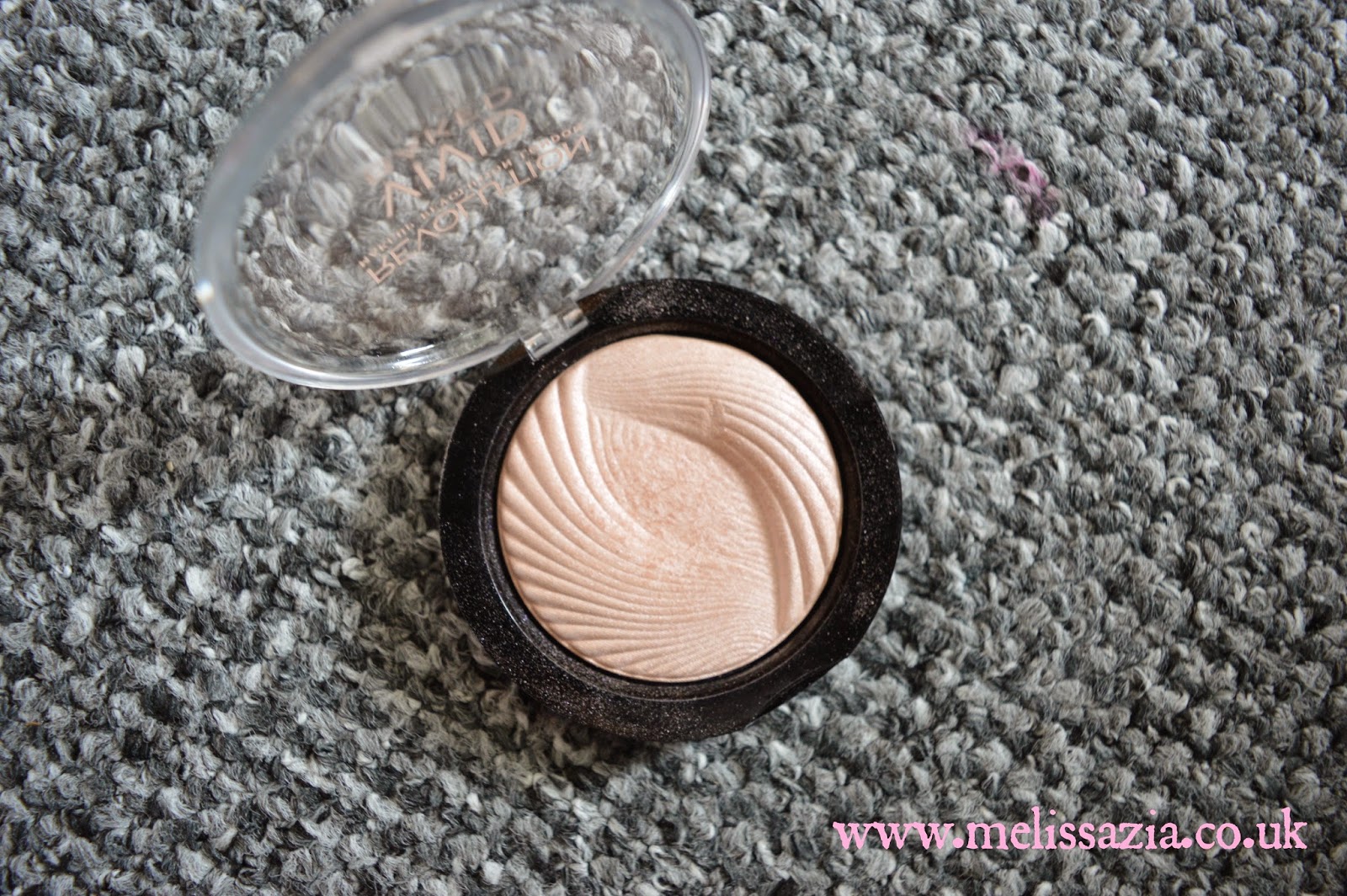 makeup revolution highlighter golden lights