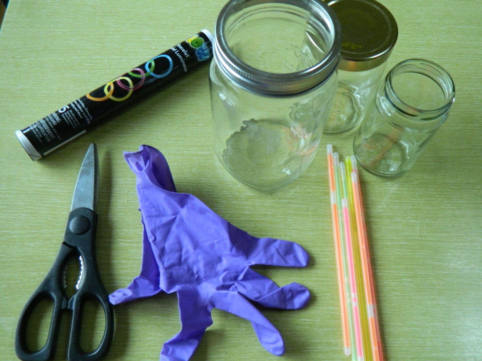 Recipe, Travel and Family Blog Purple Oven Mitt Glow in the Dark